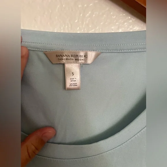 Banana Republic Sleeveless Top - Picture 3 of 4